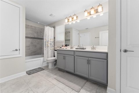 Casa en venta en Orlando, Florida, 4 dormitorios, 230.03 m2 № 1902480 - foto 25