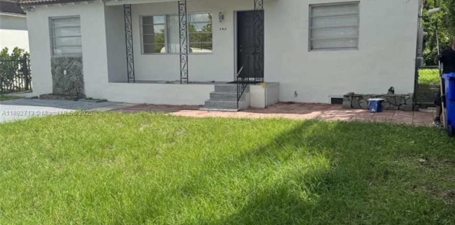 Villa ou maison à Miami, Floride 3 chambres, 131.74 m2 № 1945209
