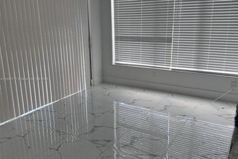 Villa ou maison à louer à Miami, Floride: 3 chambres, 131.74 m2 № 1945209 - photo 18
