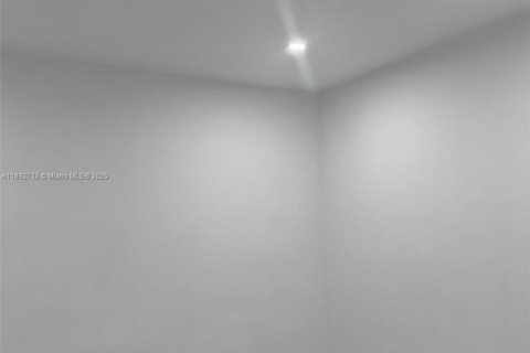 Villa ou maison à louer à Miami, Floride: 3 chambres, 131.74 m2 № 1945209 - photo 23