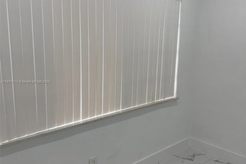Villa ou maison à louer à Miami, Floride: 3 chambres, 131.74 m2 № 1945209 - photo 22