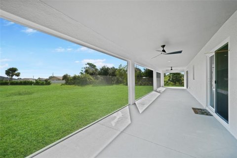 House in Rotonda, Florida 3 bedrooms, 151.24 sq.m. № 1679520 - photo 29