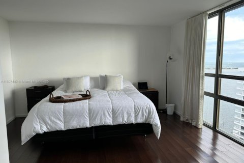 Condominio en alquiler en Miami, Florida, 3 dormitorios, 191.29 m2 № 1959642 - foto 4