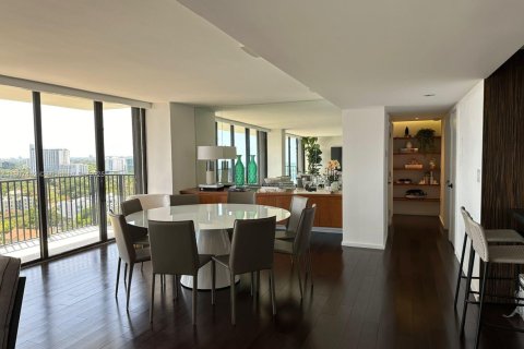 Condominio en alquiler en Miami, Florida, 3 dormitorios, 191.29 m2 № 1959642 - foto 3