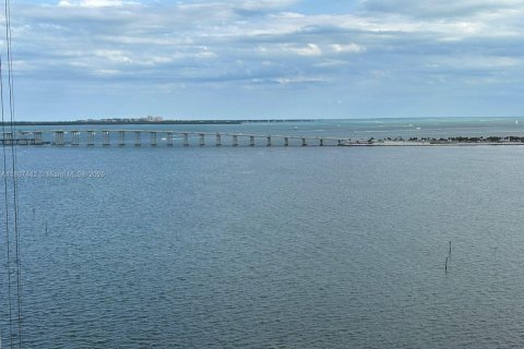 Condominio en alquiler en Miami, Florida, 3 dormitorios, 191.29 m2 № 1959642 - foto 14