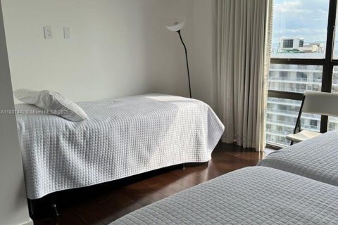 Condominio en alquiler en Miami, Florida, 3 dormitorios, 191.29 m2 № 1959642 - foto 9