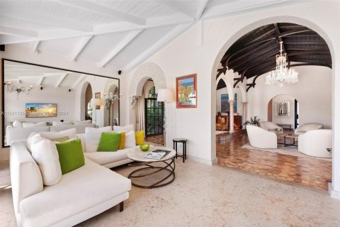 Casa en venta en Miami Beach, Florida, 4 dormitorios, 315.68 m2 № 1972679 - foto 18