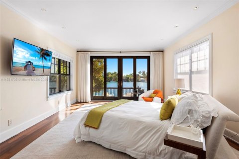 Casa en venta en Miami Beach, Florida, 4 dormitorios, 315.68 m2 № 1972679 - foto 30