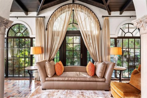 Casa en venta en Miami Beach, Florida, 4 dormitorios, 315.68 m2 № 1972679 - foto 13
