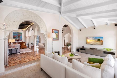 Casa en venta en Miami Beach, Florida, 4 dormitorios, 315.68 m2 № 1972679 - foto 7