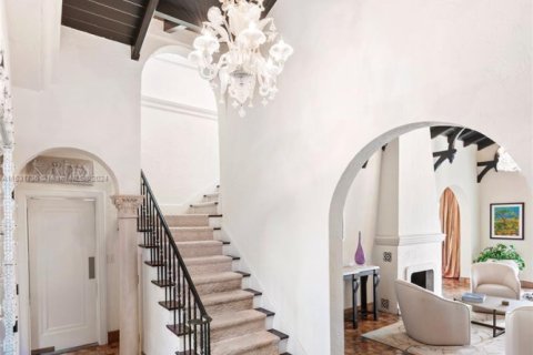 Casa en venta en Miami Beach, Florida, 4 dormitorios, 315.68 m2 № 1972679 - foto 29