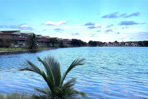 Copropriété à louer à Hialeah, Floride: 3 chambres, 102.19 m2 № 1942392 - photo 14