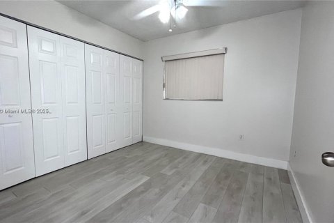 Copropriété à louer à Hialeah, Floride: 3 chambres, 102.19 m2 № 1942392 - photo 11