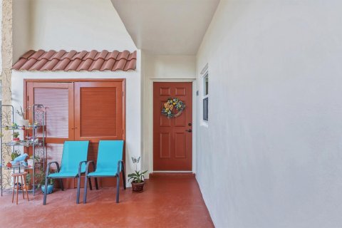 Condo in West Palm Beach, Florida, 2 bedrooms  № 2087103