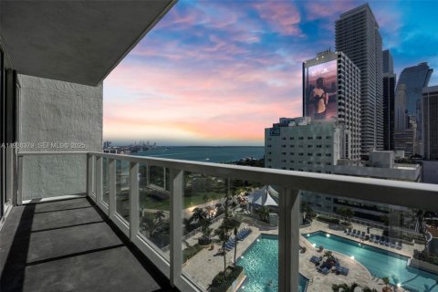 Condominio en Miami, Florida, 1 dormitorio  № 1994497