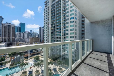Condominio en alquiler en Miami, Florida, 1 dormitorio, 74.88 m2 № 1994497 - foto 24
