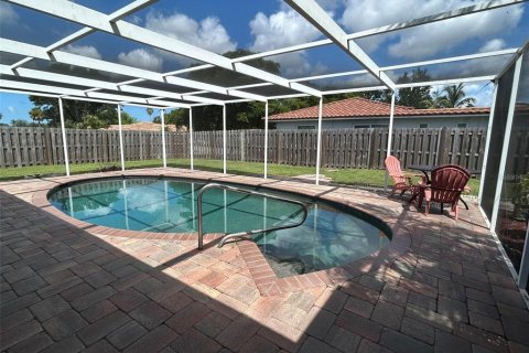Casa en alquiler en Sarasota, Florida, 3 dormitorios, 153.29 m2 № 1905510 - foto 5