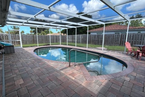 Casa en alquiler en Sarasota, Florida, 3 dormitorios, 153.29 m2 № 1905510 - foto 4
