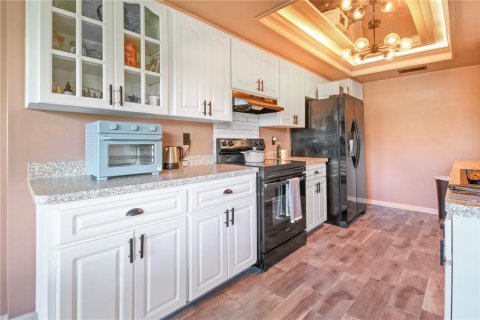 House in Holiday, Florida 3 bedrooms, 153.01 sq.m. № 2266282 - photo 24