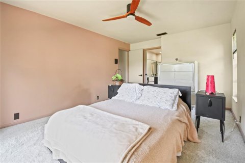 House in Holiday, Florida 3 bedrooms, 153.01 sq.m. № 2266282 - photo 11