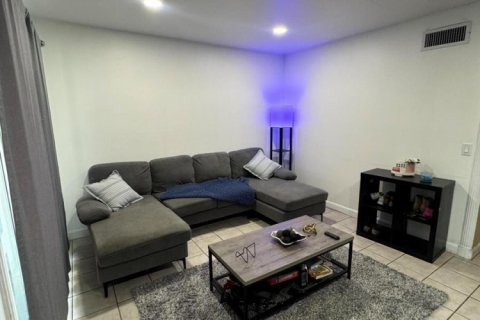 Adosado en venta en West Palm Beach, Florida, 2 dormitorios, 118.64 m2 № 2177157 - foto 3