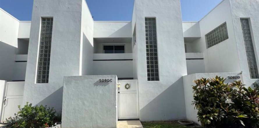 Adosado en West Palm Beach, Florida 2 dormitorios, 118.64 m2 № 2177157