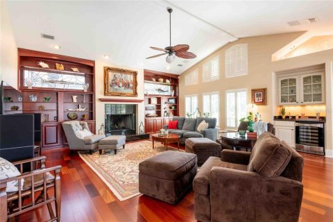 House in Tampa, Florida 3 bedrooms, 312.62 sq.m. № 2114768 - photo 29