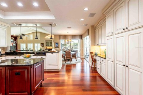 House in Tampa, Florida 3 bedrooms, 312.62 sq.m. № 2114768 - photo 14