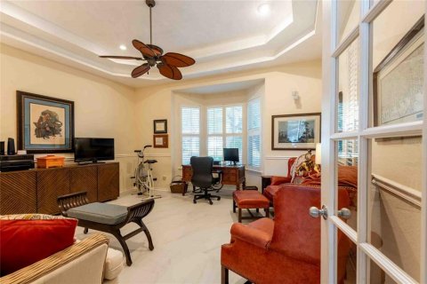 House in Tampa, Florida 3 bedrooms, 312.62 sq.m. № 2114768 - photo 12