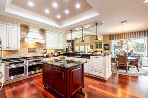 House in Tampa, Florida 3 bedrooms, 312.62 sq.m. № 2114768 - photo 15