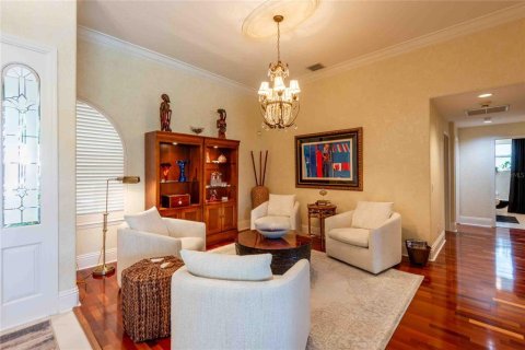 House in Tampa, Florida 3 bedrooms, 312.62 sq.m. № 2114768 - photo 8