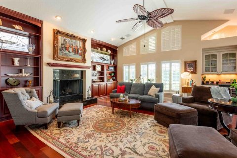 House in Tampa, Florida 3 bedrooms, 312.62 sq.m. № 2114768 - photo 30