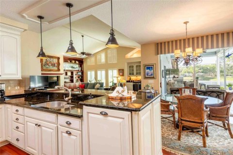 House in Tampa, Florida 3 bedrooms, 312.62 sq.m. № 2114768 - photo 18