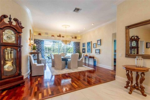 House in Tampa, Florida 3 bedrooms, 312.62 sq.m. № 2114768 - photo 9