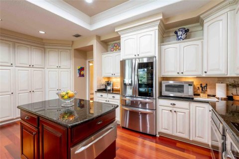 House in Tampa, Florida 3 bedrooms, 312.62 sq.m. № 2114768 - photo 19
