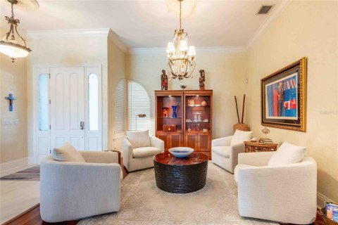 House in Tampa, Florida 3 bedrooms, 312.62 sq.m. № 2114768 - photo 7