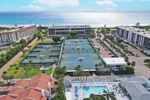 Condo in Boca Raton, Florida, 2 bedrooms  № 1180232 - photo 1