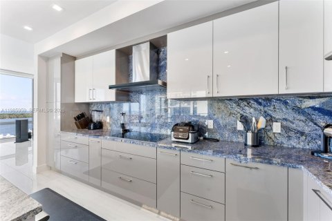 Купить кондоминиум в Норт-Палм-Бич, Флорида 3 спальни, 199.55м2, № 2049126 - фото 12