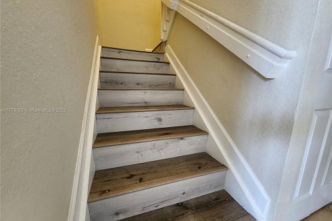 Touwnhouse à vendre à Miami, Floride: 4 chambres, 183.95 m2 № 1726873 - photo 6
