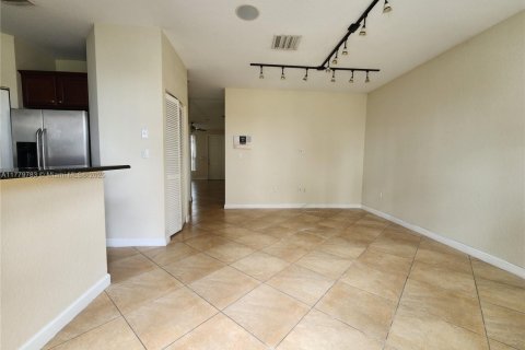Touwnhouse à vendre à Miami, Floride: 4 chambres, 183.95 m2 № 1726873 - photo 3