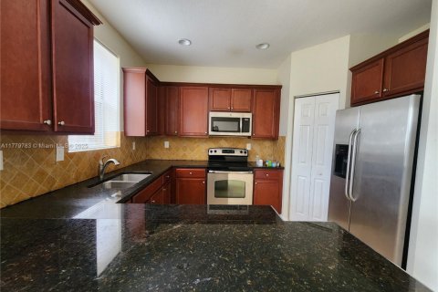 Touwnhouse à vendre à Miami, Floride: 4 chambres, 183.95 m2 № 1726873 - photo 4