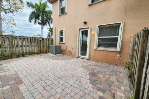 Touwnhouse à vendre à Miami, Floride: 4 chambres, 183.95 m2 № 1726873 - photo 19
