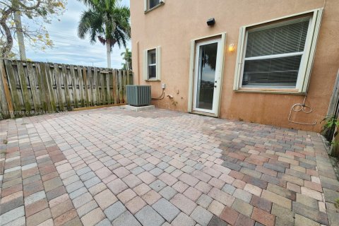 Touwnhouse à vendre à Miami, Floride: 4 chambres, 183.95 m2 № 1726873 - photo 18