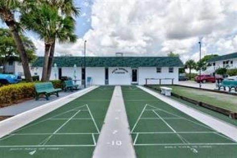 Condo in Vero Beach, Florida, 2 bedrooms  № 1179559 - photo 1