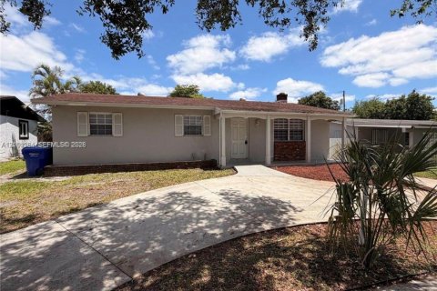 Villa ou maison à Hollywood, Floride 3 chambres, 128.58 m2 № 2415836