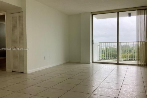 Condominio en alquiler en North Miami, Florida, 2 dormitorios, 89.46 m2 № 2055163 - foto 11
