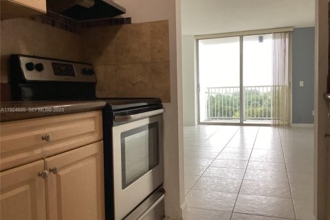 Condominio en alquiler en North Miami, Florida, 2 dormitorios, 89.46 m2 № 2055163 - foto 10