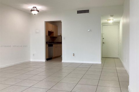 Condominio en alquiler en North Miami, Florida, 2 dormitorios, 89.46 m2 № 2055163 - foto 8