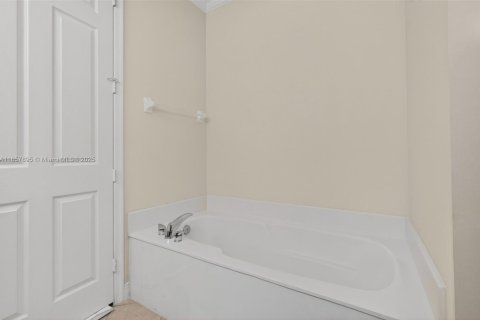 Townhouse in Jupiter, Florida 3 bedrooms, 170.85 sq.m. № 1882282 - photo 24