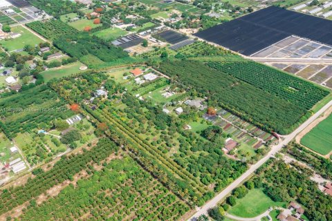 Propiedad comercial en venta en Miami-Dade, Florida № 1861263 - foto 8